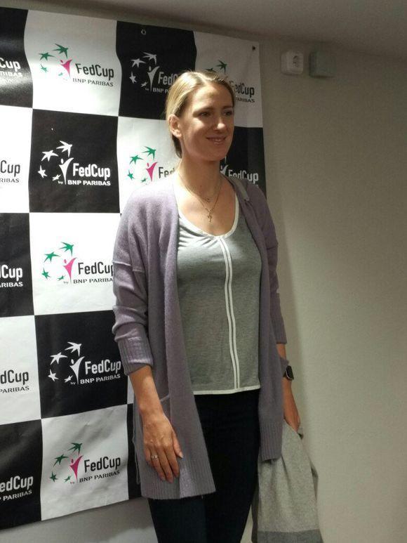 JIUYOU-阿扎伦卡在塞尔维亚队比赛中锐不可当，表现优异引发热议！