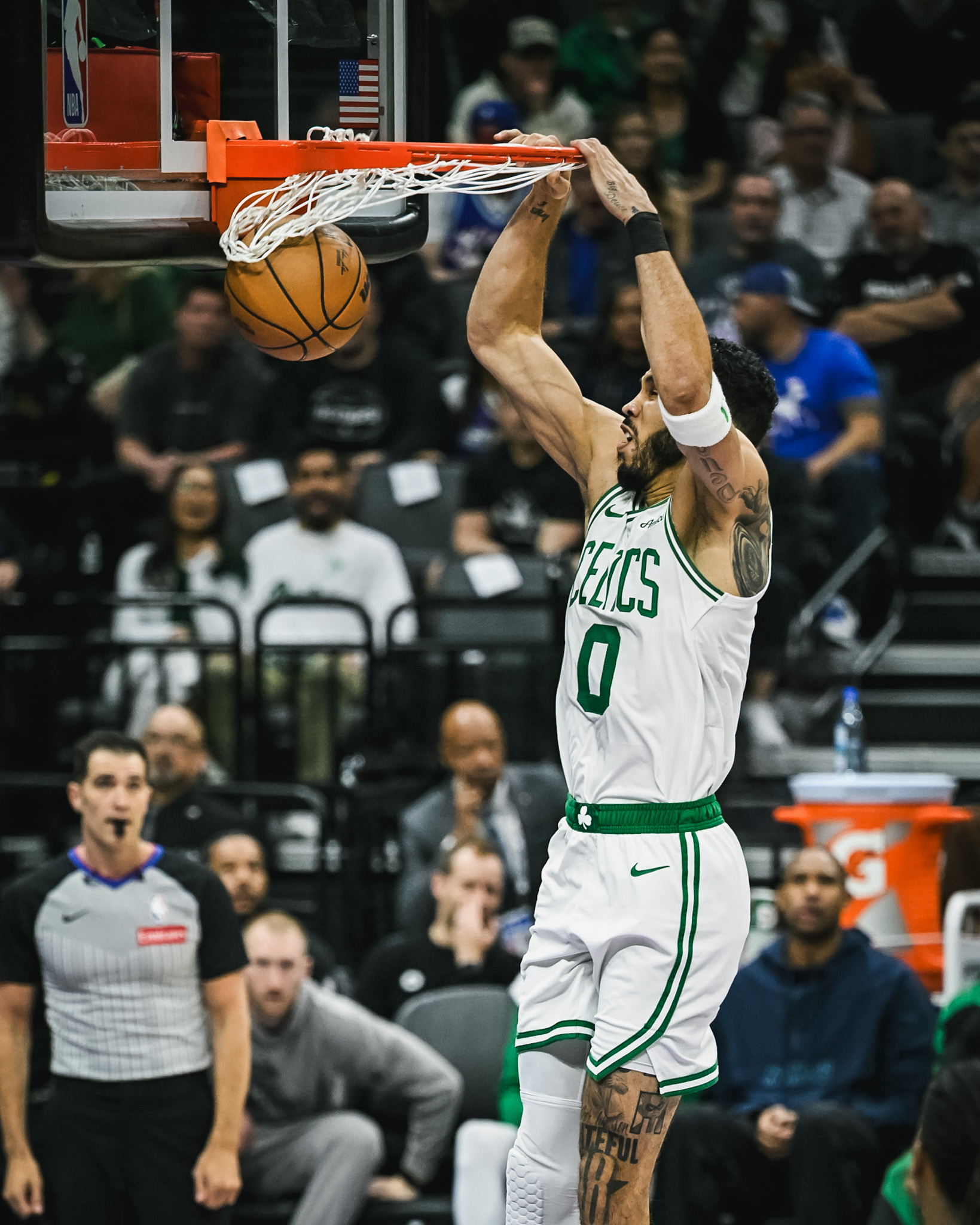 九游体育-塔图姆在快船比赛中势不可挡,挺进下一轮引发热议!的简单介绍