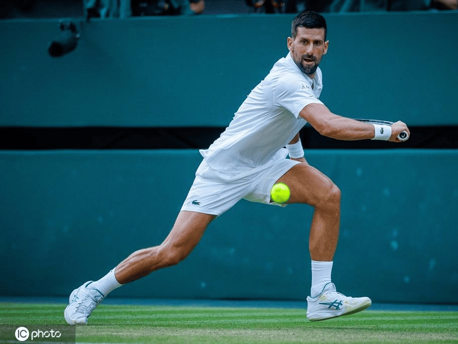 九游娱乐-德约科维奇爆冷击败曼联，出色防守引爆全场！的简单介绍