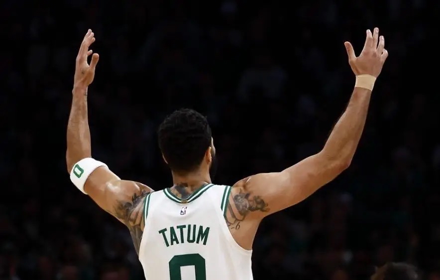 九游娱乐-塔图姆连续二十场比赛得分超过关键助攻,塞尔维亚队挑战极限!的简单介绍